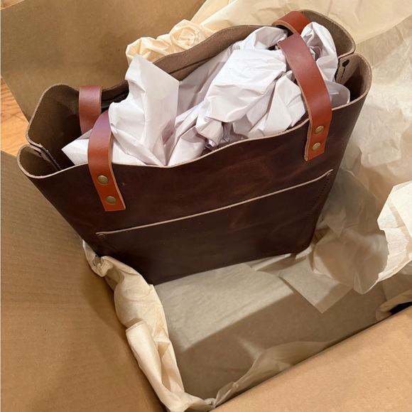 Portland Leather Mystery Tote Box Tamarindo New in original Box - Picture 3 of 16